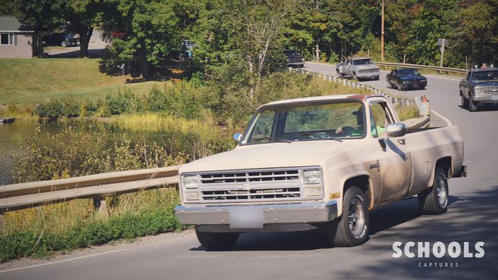 Cream/tan square body